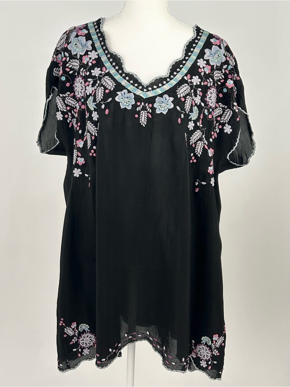 Johnny Was Black Floral Embroidered Tunic Top XL Boho Cupra Rayon
